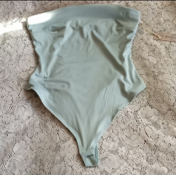 Summer top bundle Hollister lined camisole top with straps and Isis body suit - Picture 9 of 14